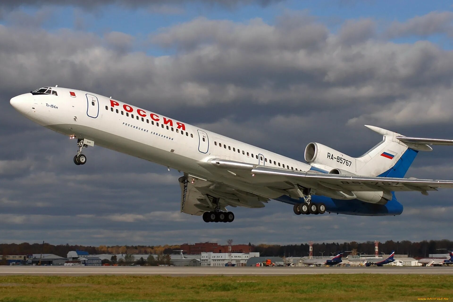 Туполев 154. Ту-154 пассажирский самолёт. Самолёт Россия ту 154. Tupolev tu-154.