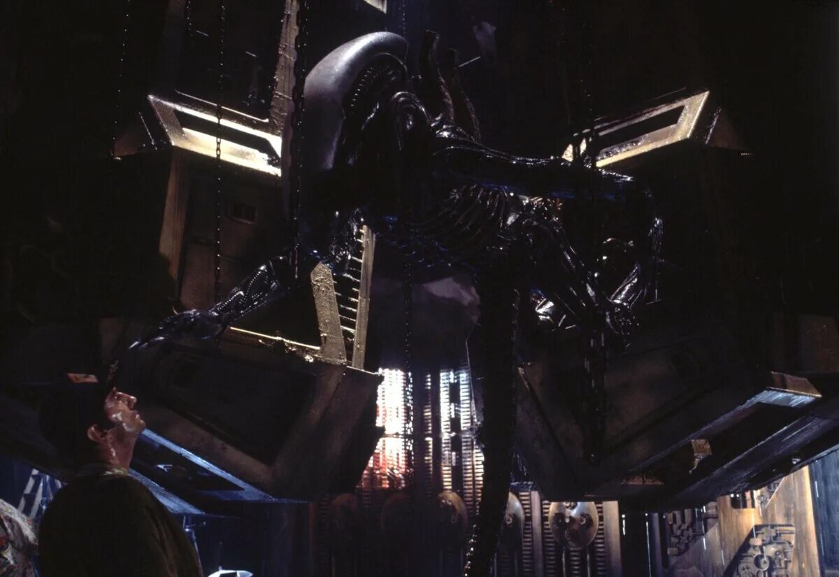 Чужой 1979 ламберт и чужой. Экипаж ностромо alien 1979. Ксеноморф из фильма чужой 1979. Сигурни уивер чужой 2. Чужой фильм 1979 гарри дин стэнтон.