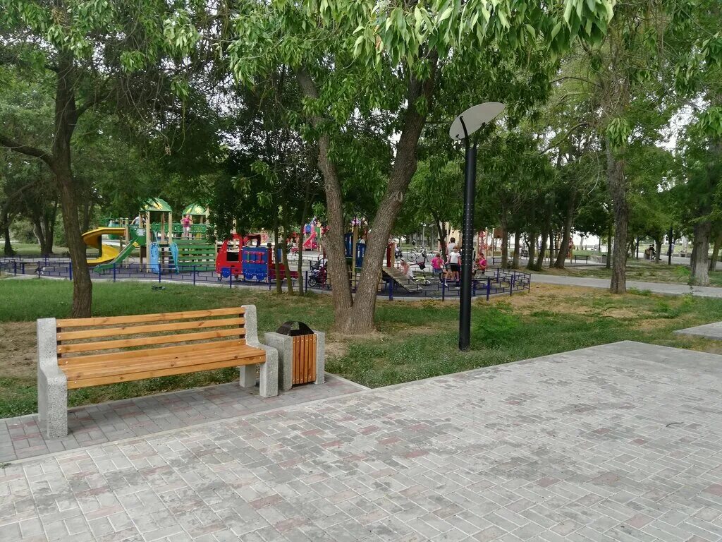 парк красноперекопск. центральный парк красноперекопск. красноперекопск парк скверы крым. центральный парк красноперекопск. красноперекопск парк богатикова.