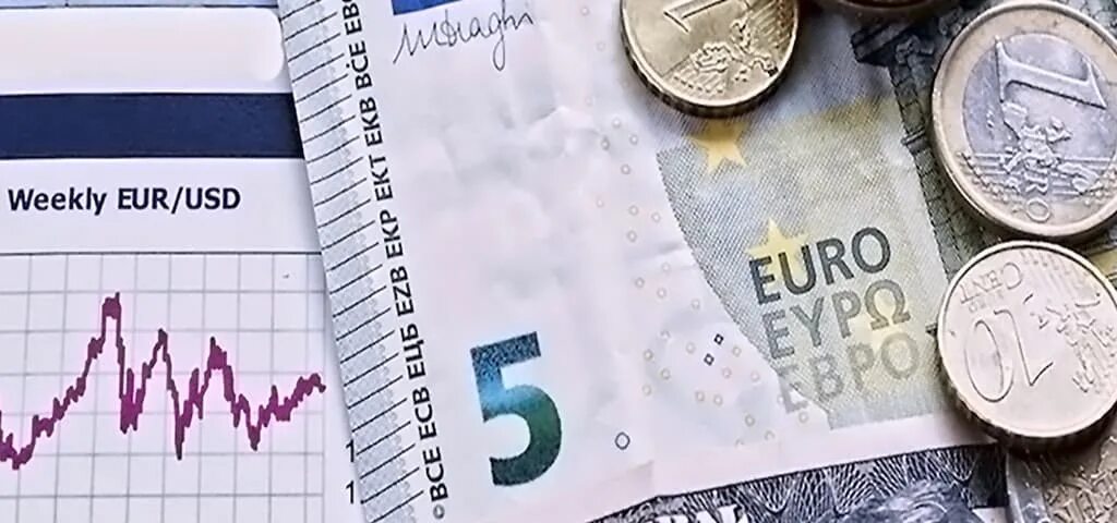 Валютная пара EUR USD. Доллар и евро. Картины с евро и долларами. Доллары и евро картинки. Почему евро в россии