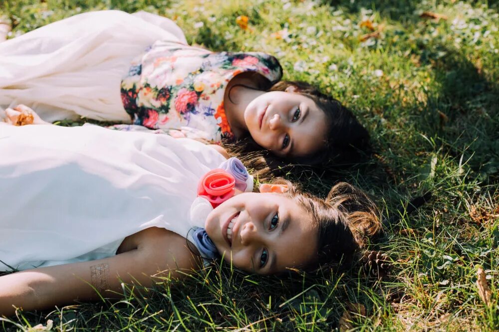 две маленькие подружки. полный дом 1987 сестры олсен. к чему снятся девочки сестры. девушки спать два. к чему снятся девочки сестры.