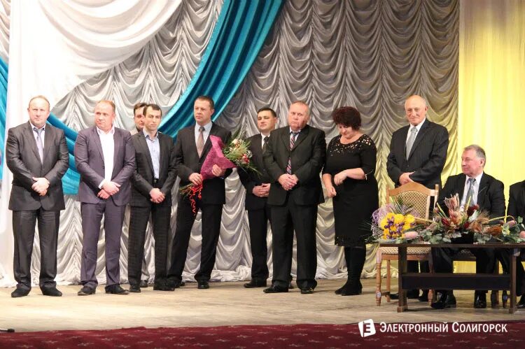 Депутаты солигорска. Стройтрест. новый мэр солигорска фото. стройтрест 3 солигорск официальный сайт. стройтрест №3 солигорск официальный сайт.