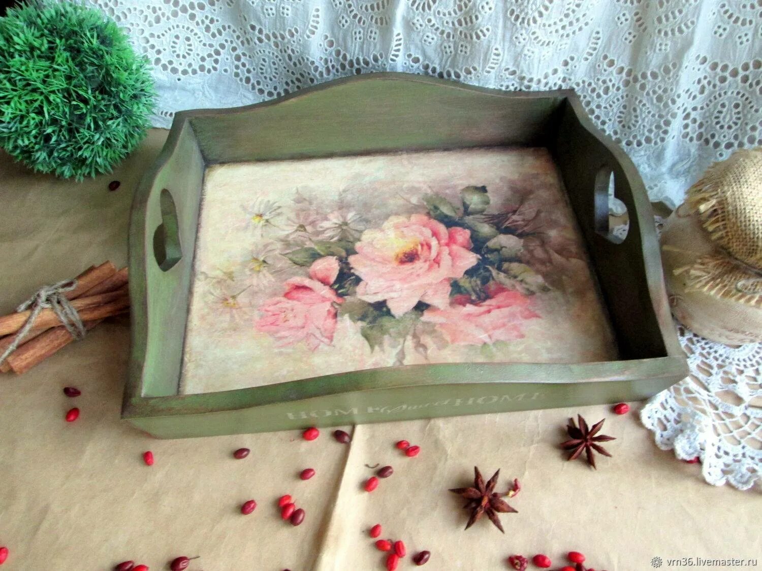 Жостово гризайль. Роспись подносов жостово. Подносы мастер класс. Декупаж деревянного подноса. Подносы мастер класс.