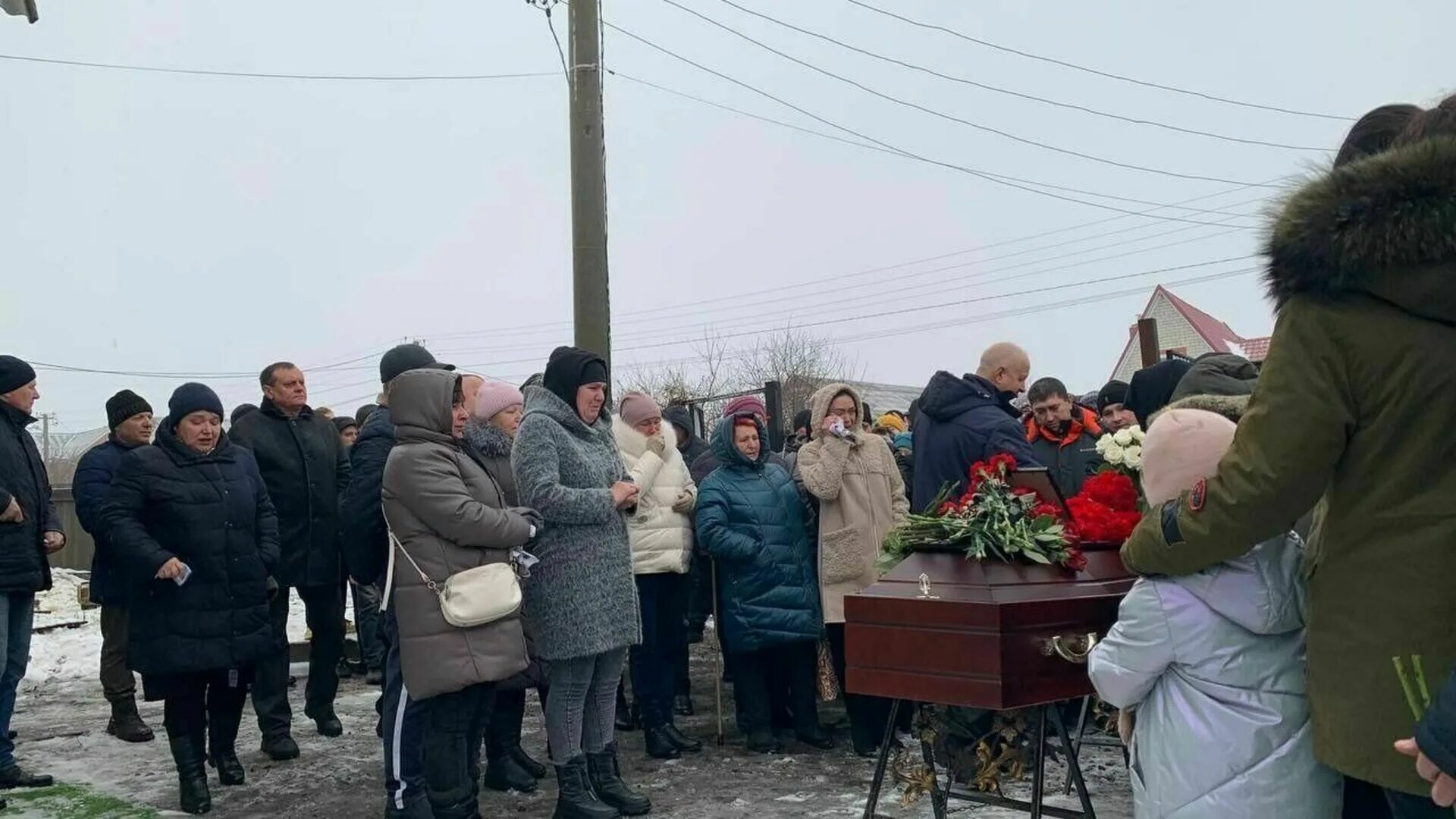 Сколько погибло в белгороде с начала сво. Прощание с погибшими в Белгороде. Похороны погибших на Украине 2023.