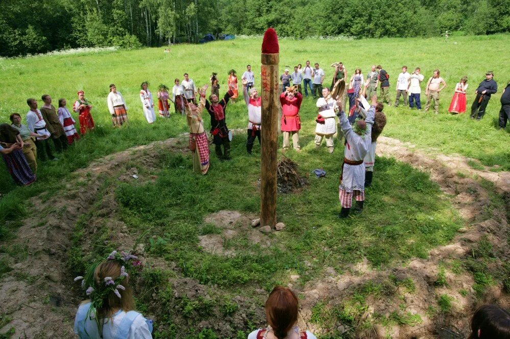 Канал русской общины. Община родноверов г.владимир. община родноверов битцевский. капище славянской общины. цымбалистенко славянская община.