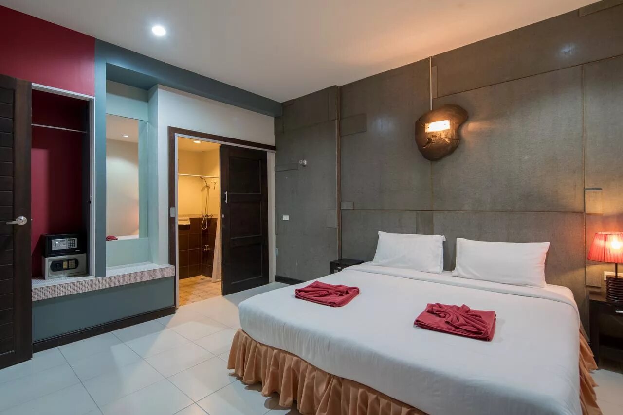 Amarin residence patong. AMARIN Hotel Patong Пхукет. Амбер Резиденс Патонг. Star House Patong 3*.