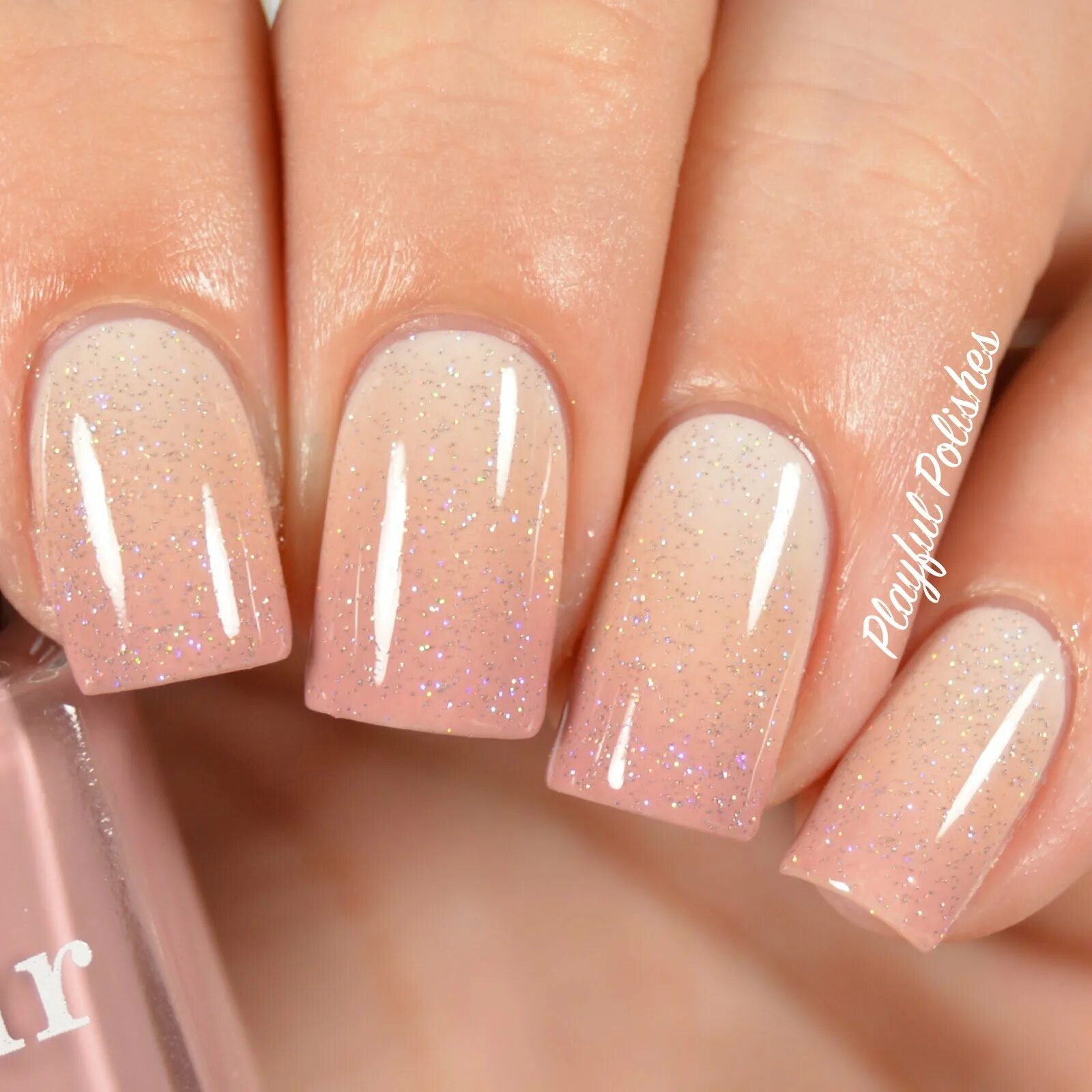 телесно розовый. натуральный маникюр. ногти однотонные. бледно розовый лак. нюдовые оттенки лака для ногтей.