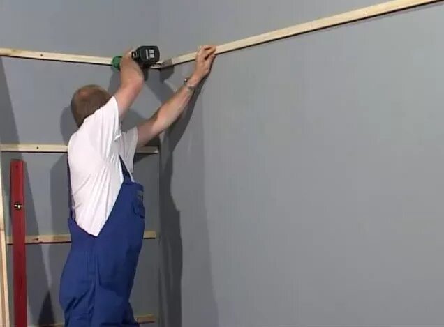 Шумоизоляция стен. Монтаж панелей на гипсокартон. Панель отделочная гипсокартонная. Монтаж стеновых панелей для внутренней отделки. Сборка мдф панелей.