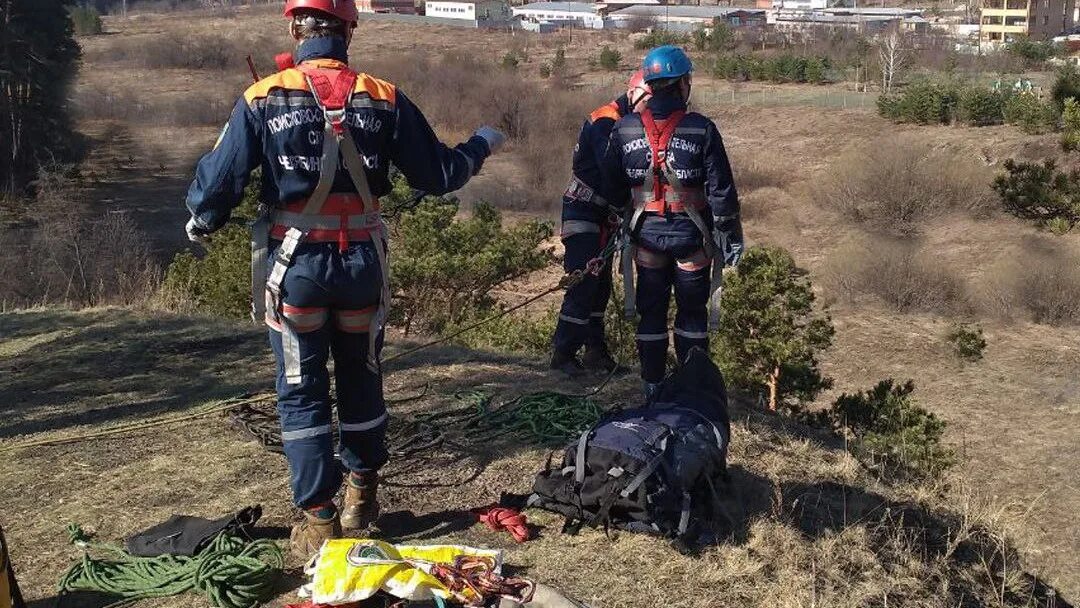 Спасатель с земли. Спасатель с земли. Попаданец в спасателя. Мчс спасатели пожарные. С земли в космос попаданцы.