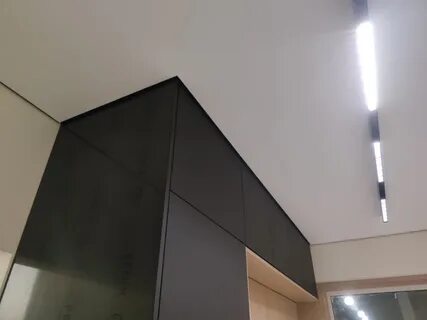 Натяжной потолок от шкафа