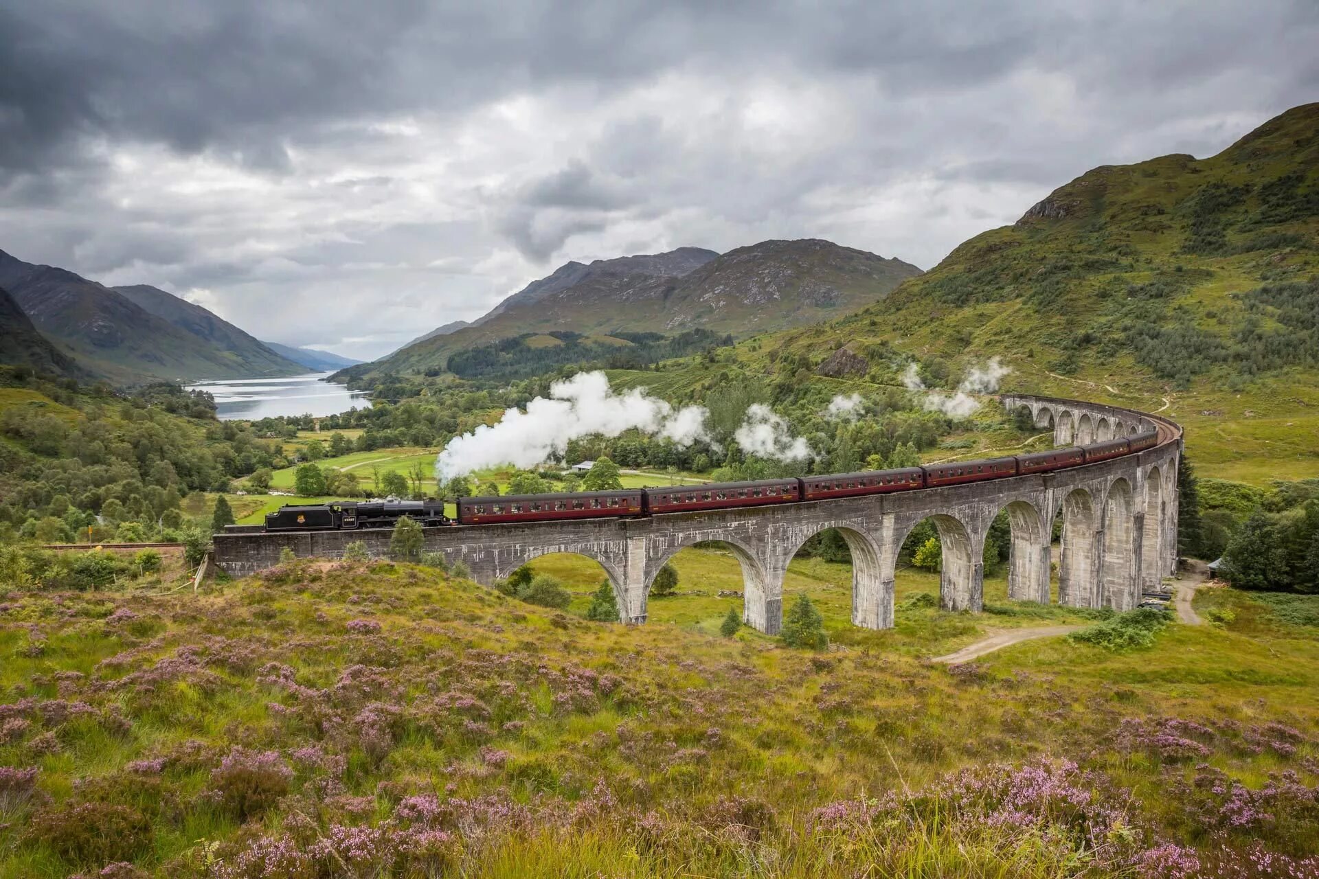 Scotland is beautiful. Виадук Гленфиннан. Виадук Гленфиннан в Шотландии. Долина Гленко в Шотландии.