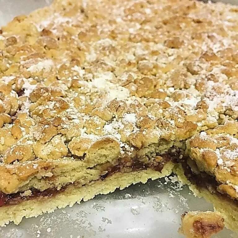 Песочное тесто для пирога с вареньем. Песочный пирог с вареньем. Песочный пирог. Пирог с вареньем. Песочный пирог с яйцом.