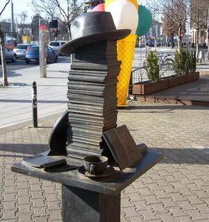 Памятник книге