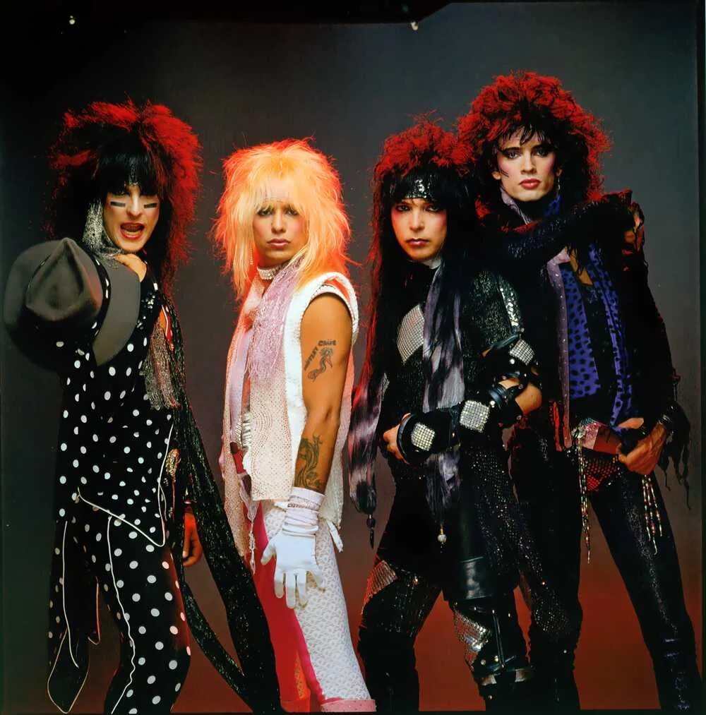 Motley Crue. Группа Mötley Crüe. Группа мотли Крю. Motley Crue фото. Рок группы зарубежные 80 годов