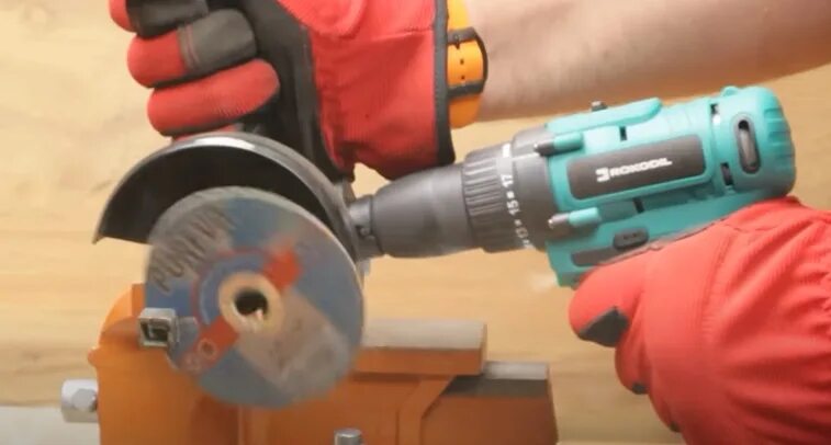 Переходник дрель болгарка 22мм. Насадка на шуруповерт болгарка. Насадка "пила дисковая" к электродрели. Шлифовально-отрезной инструмент или насадка на шуруповёрт. Дрель для сверла на 20мм.