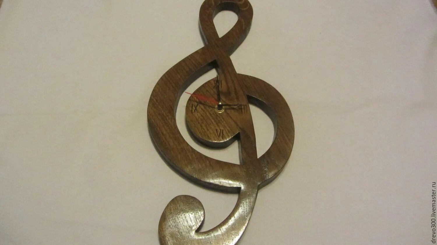 скрипичный ключ объемный. скрипичный ключ рисунок. брошь нота из бисера. ноты из проволоки. скрипичный ключ из дерева.