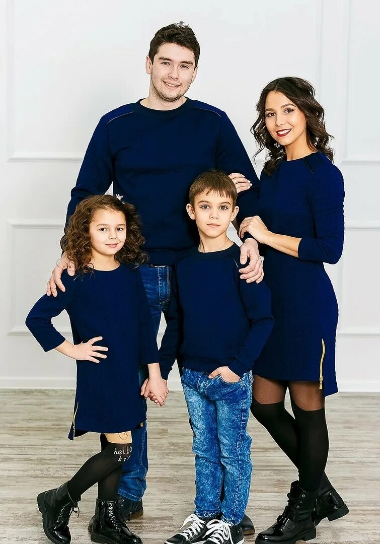 4 сына одна дочь. Лук, Фэмили Фэмили лук. Одежда для всей семьи. Семья одежда. Модная одежда для всей семьи.