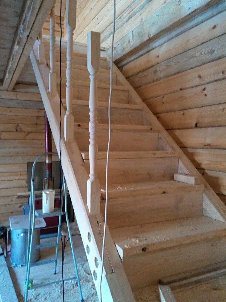 Делаем лестницу на второй этаж. Лестница на второй этаж в частном доме. Лестница своими руками из дерева. Лестница на второй этаж. Лестница на второй этаж своими руками.