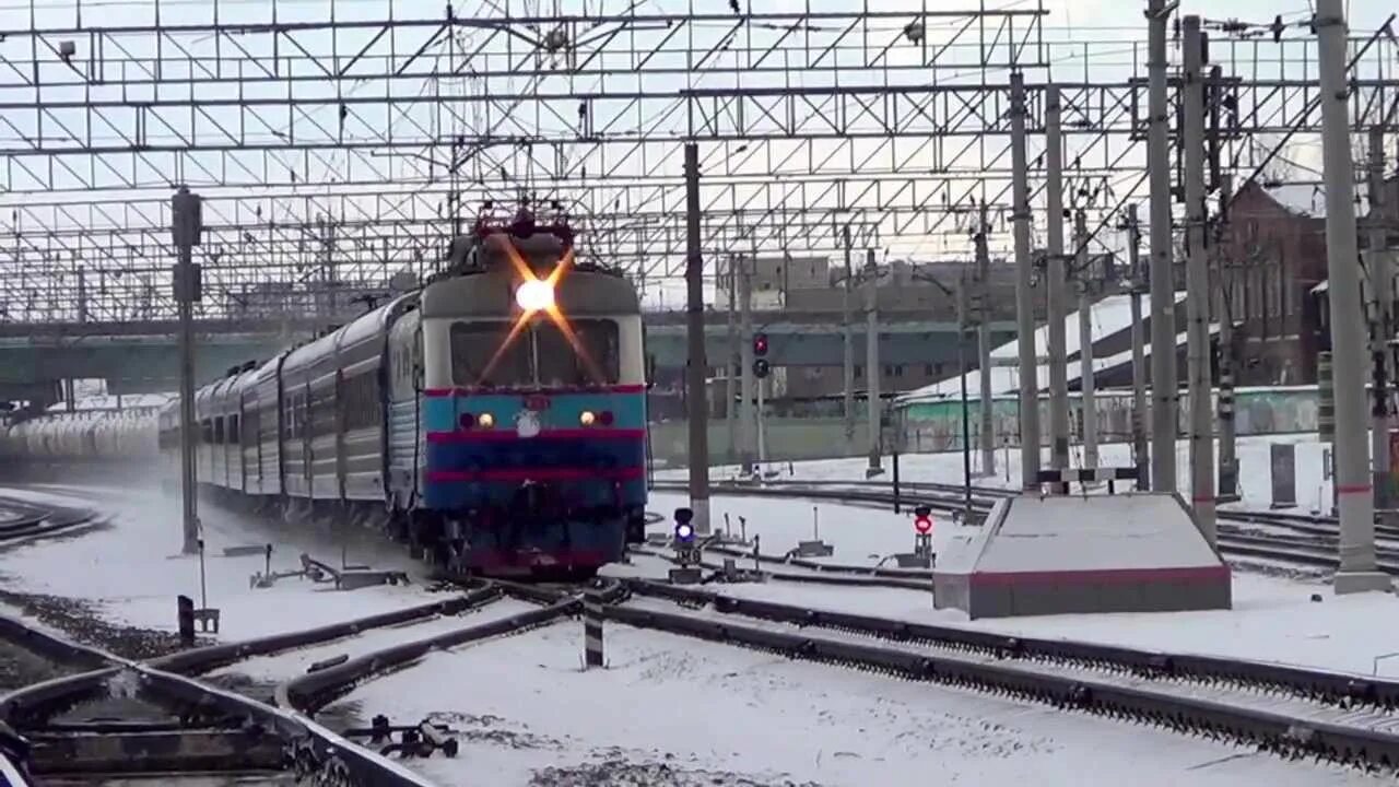 Поезд 125 с. Поезд 125 с. Поезд 126 москва новороссийск. Фирменный поезд обь 125. Поезд 125.