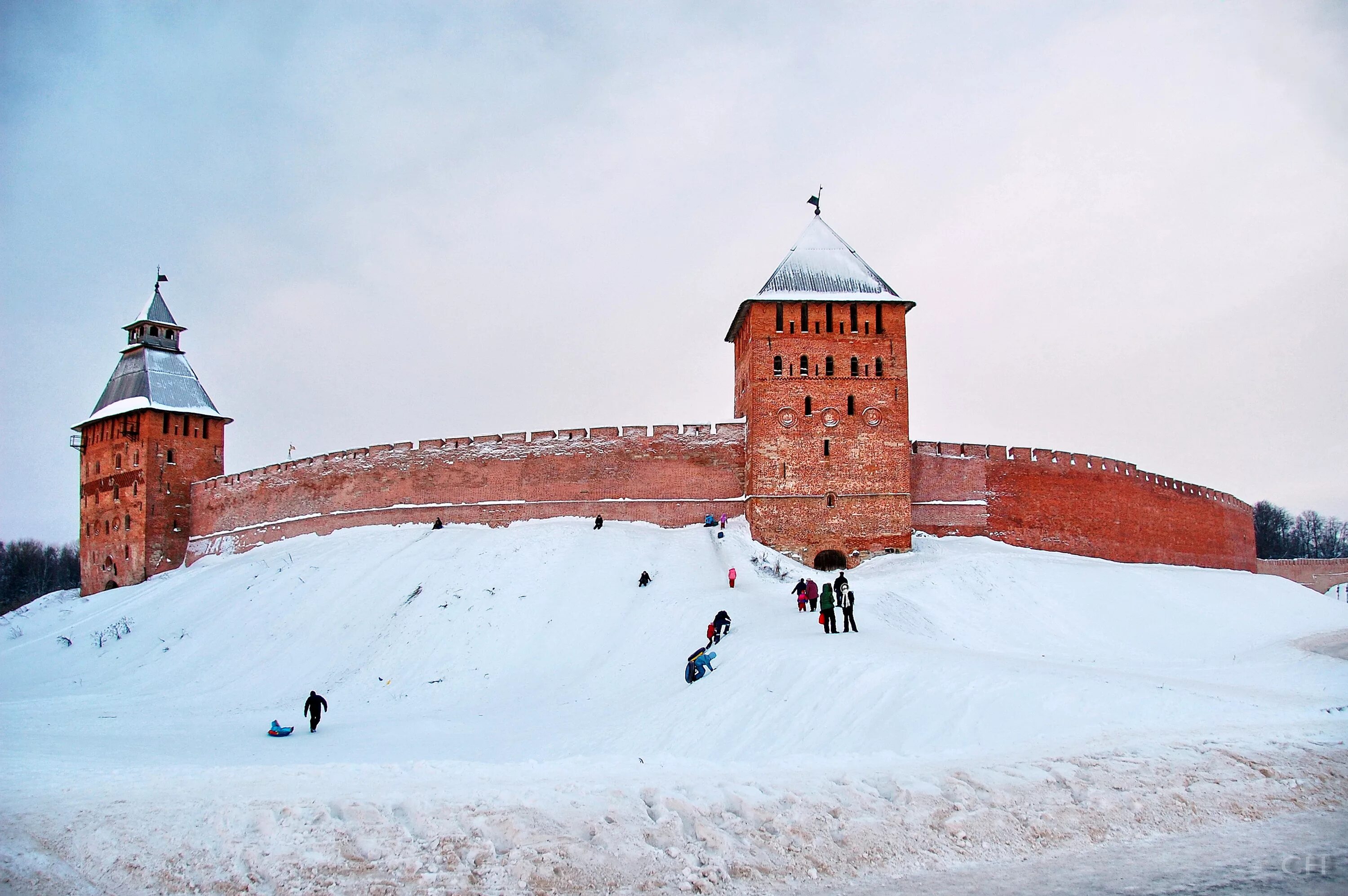 Новгородский Кремль Великий Новгород. Детинец Великий Новгород. Новгородский Кремль Великий Новгород зима. Кремль Великий Новгород зимой.