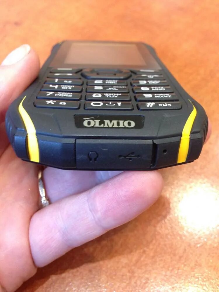 Толстый телефон. Телефон Olmio x05. Olmio x5. Телефон кнопочный Olmio x05. Телефон VX кнопочный с антенной.