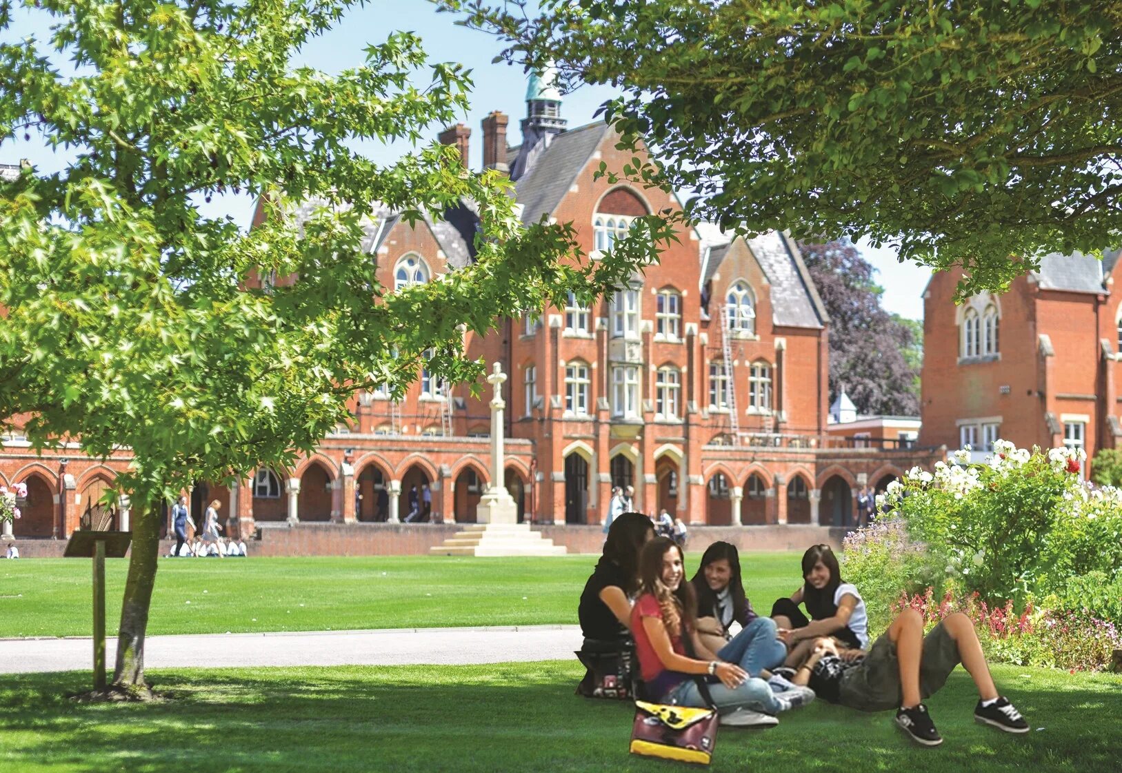 частная школа росс скул. принстон город в сша. школы пансионы в сша. частная школа пансион сша. школа бейрда сша.