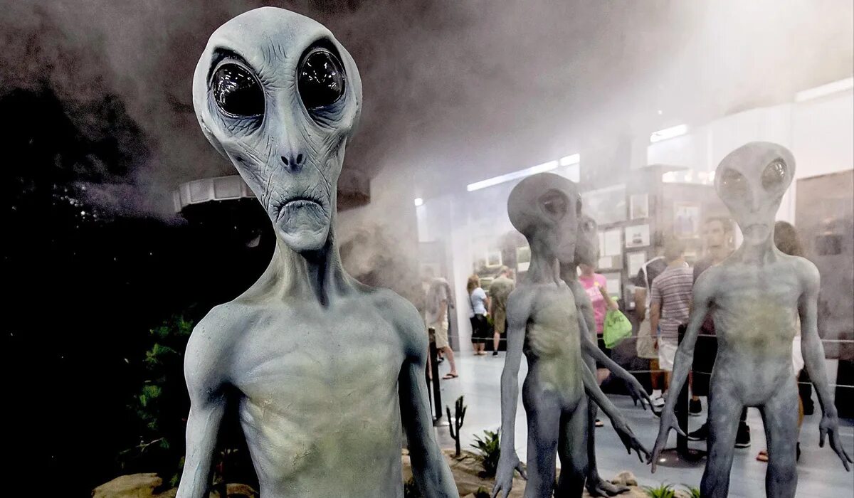 Инопланетианы в реальной жизни. Пентагон нло. Жизнь на других планетах. В мире есть инопланетяне. Инопланетяне и планета земля.