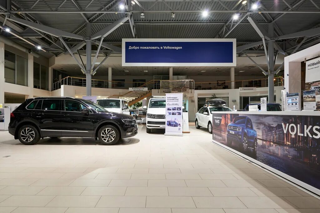 Фольксваген центр вагнер пулково санкт-петербург. Автомобили в автосалоне. Фольксваген вагнер пулково. Центр вагнера санкт-петербург. Хендай салон максимум на руставели.