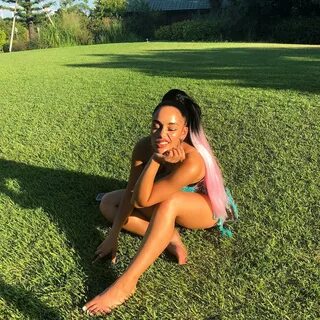 70+ Hot Pictures Of Jorja Smith Which Will Make Your Day 14. 
