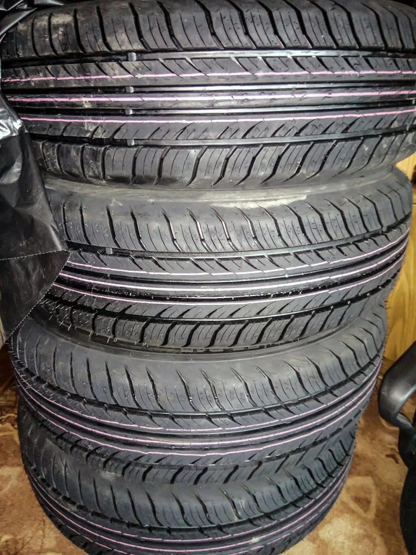 Кама Бриз 195/65 r15. Кама Бриз 132 185/60 r14. Кама Breeze 185/60 r14. Кама Бриз 185/65 r14.