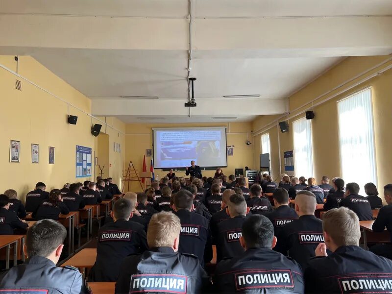 Полиция общество. Полиция обучение.