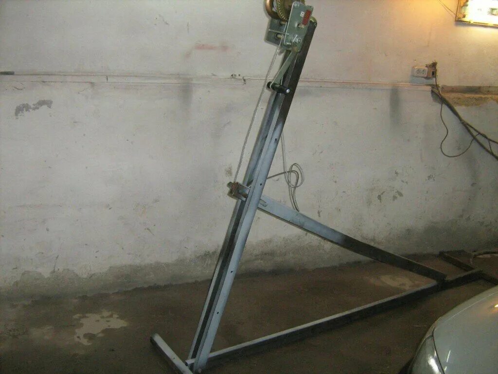 самодельный автоподъемник. самодельный домкрат для автомобиля. подъемник автомобильный для гаража, ппт-16. мини подъемник для гаража. самодельный подъемник для авто в гараж.