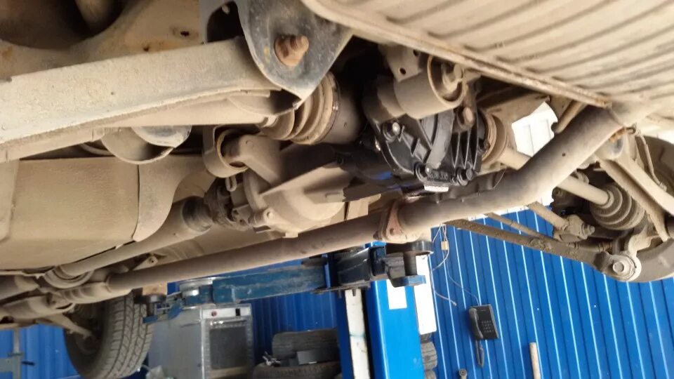 Туксон задний мост. Задний редуктор hyundai tucson 2008. hyundai tucson 2008 подвеска. редуктор заднего моста хундай туксон 2007. сайлентблоки задние хендай туссан 2008г 4wd.