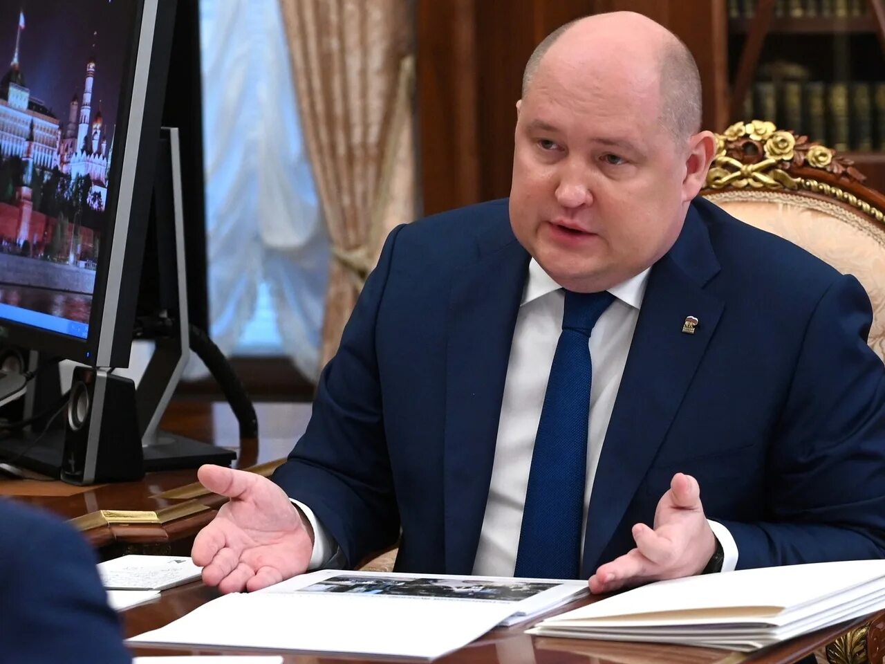 Губернатор севастополя развожаев. Михаил владимирович развожаев. развозжаев севастополь. губернатор севастополя развожаев михаил и путин. развозжаев алексей.