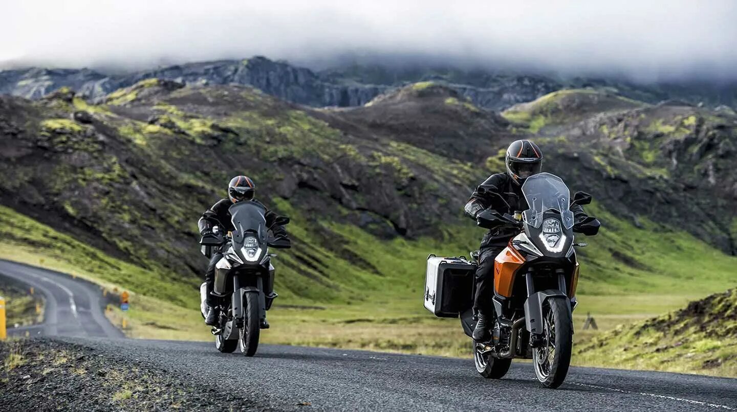 Motorcycle tours. Спортивно туристические мотоциклы. Тур эндуро харлей дэвидсон. Мотоцикл для путешествий. Мотоциклетный туризм.