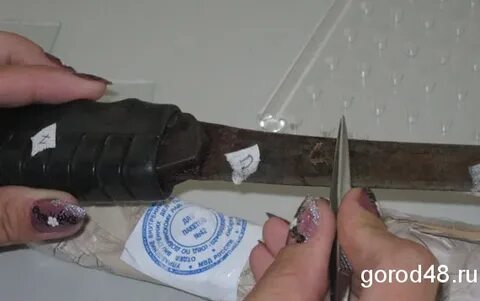 Нож в ноге