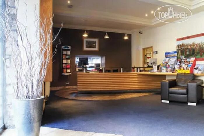 Stay central. Stay central. Cowgate. Stay central. «one night stay» в отеле\.
