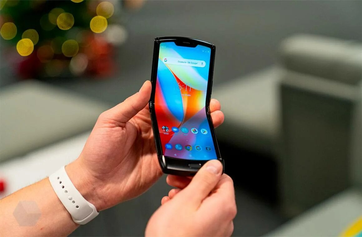 Какой смартфон форум. Motorola razr 2025. motorola razr 2019. моторола смартфон 2019 2025. motorola razr 2025.