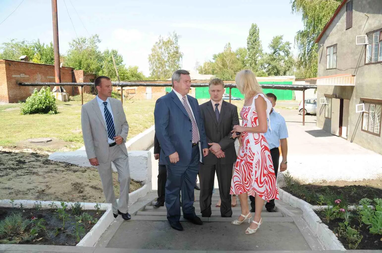 школа станицы калининской цимлянского района. станица калининская цимлянский район. ст калининская ростовская обл погода. братская могила. цимлянск станица терновская.