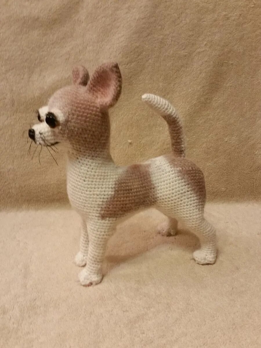 Собака крючком мастер. Амигуруми чихуахуа. амигуруми собачка чихуахуа. вязание крючком собаки чихуахуа. вязаная игрушка чихуахуа.