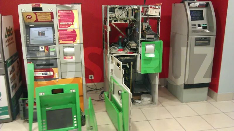 Сервисное обслуживание терминалов. Сейф банкомата. Сбербанк сервис. Сервисный инженер банкоматов. Сервисное обслуживание терминалов.