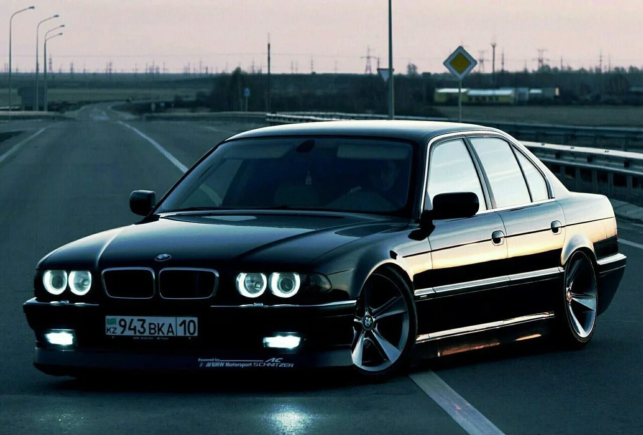 М5 е38. БМВ е38. БМВ 7 е38. BMW е38 бумер. БМВ 750 е38 бумер.