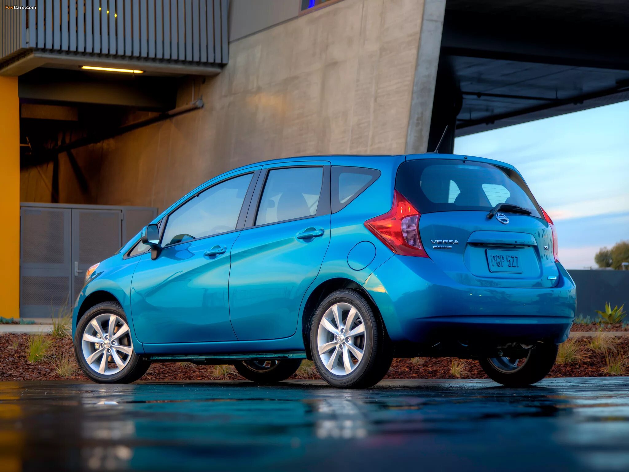 Ниссан ноут. Nissan Versa 2014. Nissan Note 2013. Nissan Note 2014. Nissan Note Nismo 2014.