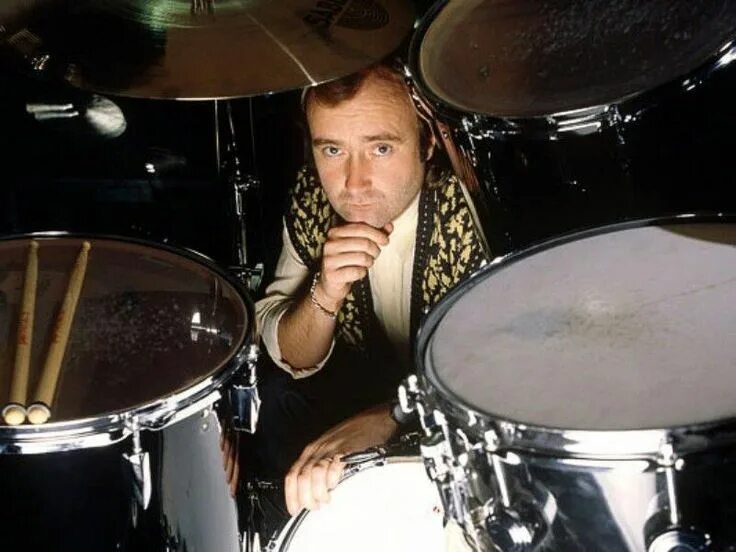 Phil collins drum kit. Фил коллинз барабанщик. Фил коллинз барабаны. Барабанщик пинк флойд. Фил коллинз барабаны.