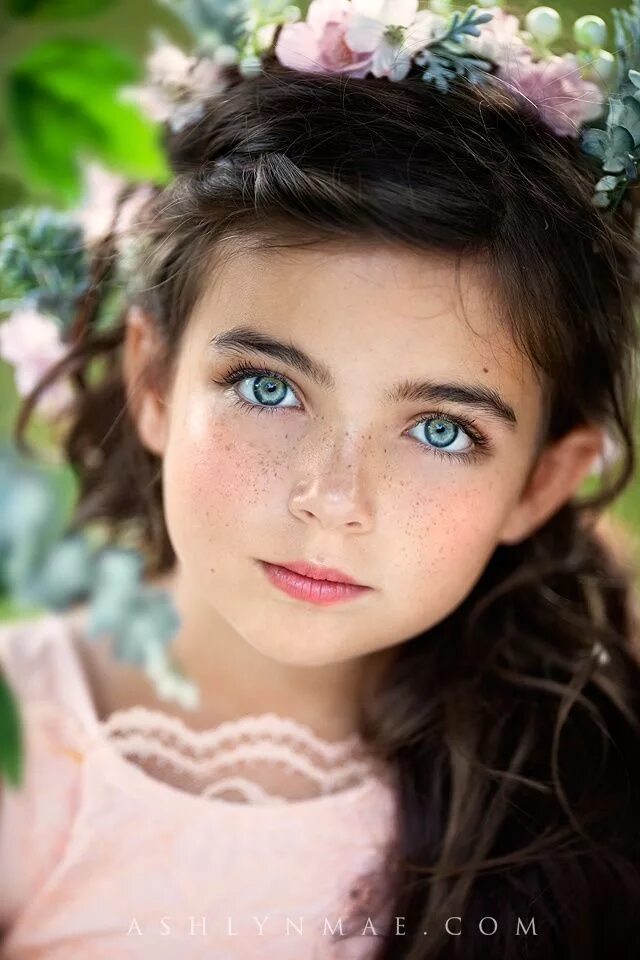 Красивые лица подростков. Девочка с голубыми глазами. Самые красивые дети. Samiy krasivviye deti. Девочка с красивыми глазами.