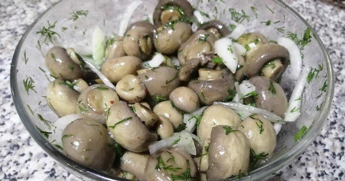 Шампиньоны слабосоленые. Шампиньоны маринованные быстрого приготовления в домашних. Заманаривать шампиньоны. Маринов шампиньоны быстрого. Грибочки маринованные шампиньоны.