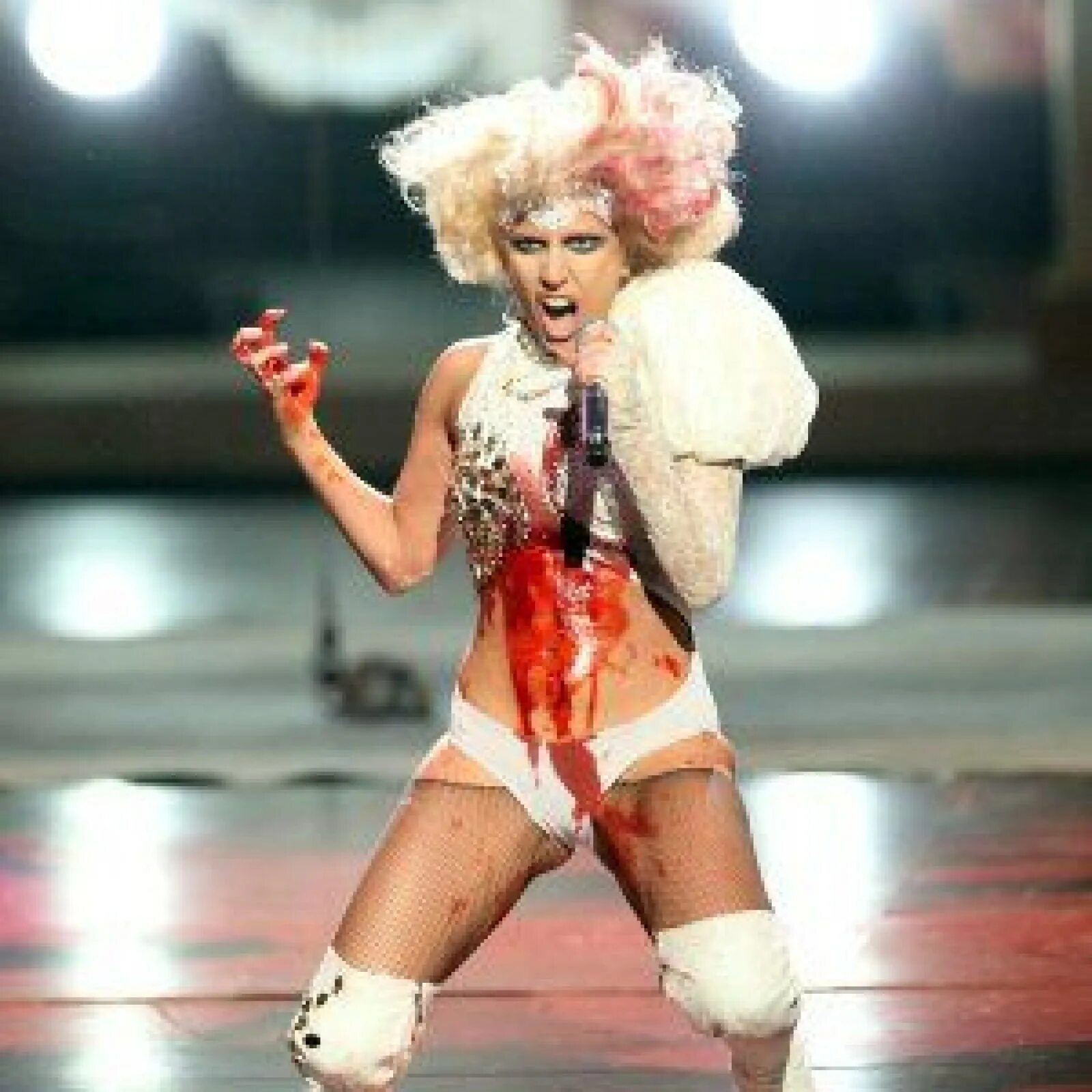 Леди гага блуд. Леди гага конфуз. Леди гага paparazzi. Леди гага венздей. Judas lady gaga обложка.