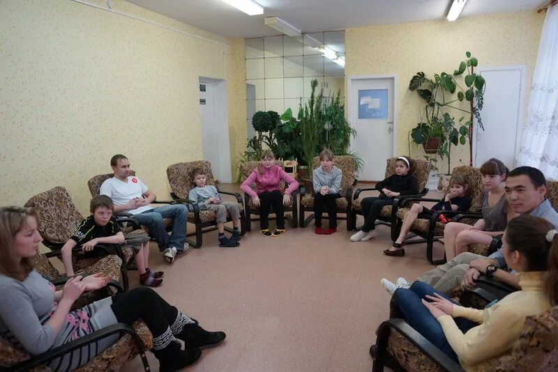 реабилитационный центр с. социально-педагогическая реабилитация с подростками. психолог из трудных подростков. социально-реабилитационный центр для несовершеннолетних. приют гармония оренбург.