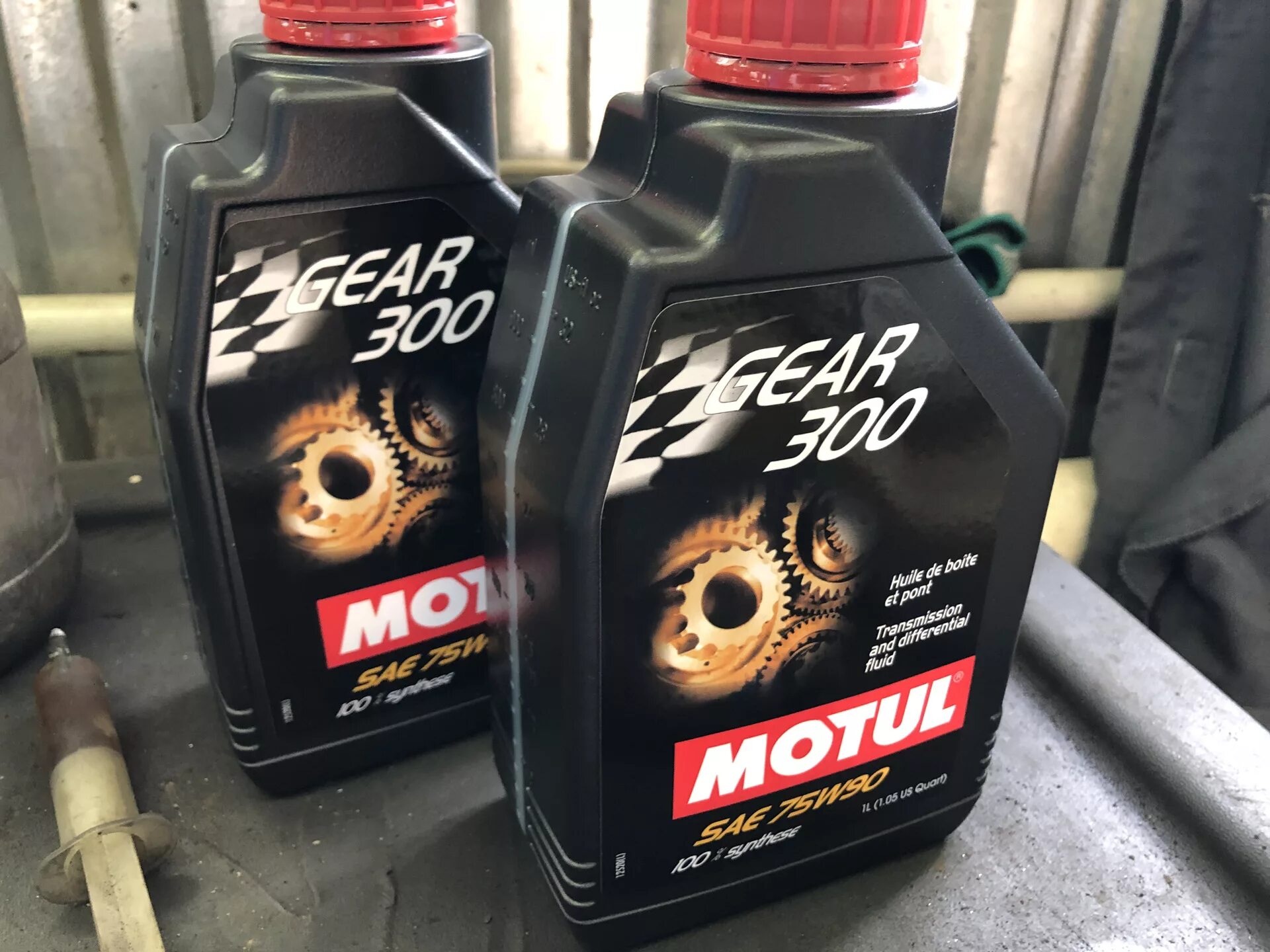 Motul Gear 300 75w-90. BMW 75w90 масло в редуктор. Cf500 масло в редуктор 75w90. Масло трансмиссионное в задний редуктор Фотон. Масло в редуктор автомобиля