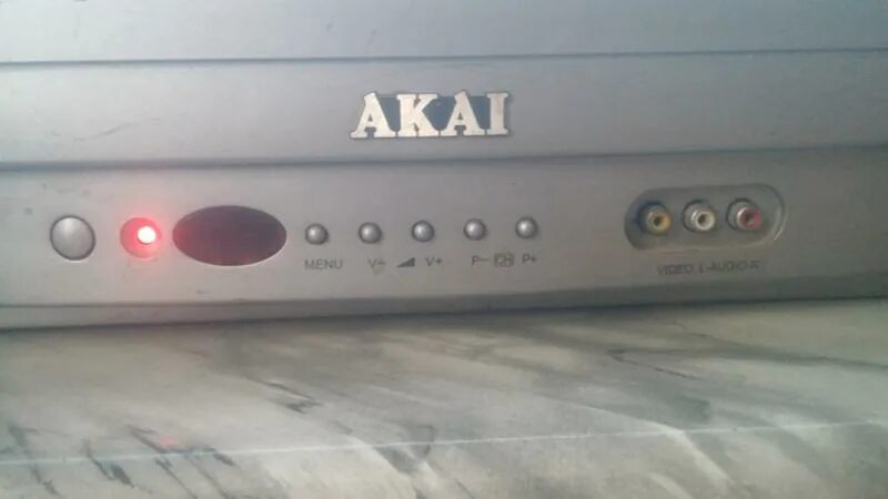 Телевизор Акай управление без пульта. Телевизор Akai старые модели. Телевизор Sanyo включение av режима кнопками на телевизоре. ТВ тюнер без пульта.